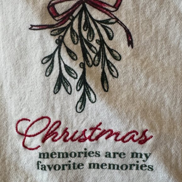 Christmas Towels - Picture 4 of 16